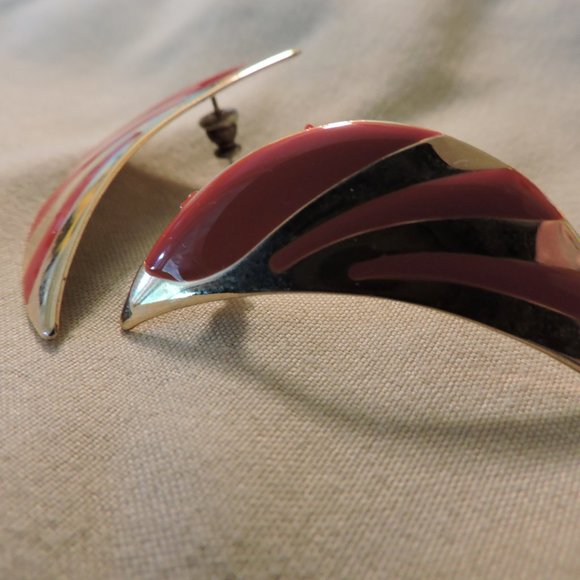 Post Back Earrings .. Crescent shape  Red and Gold - Picture 5 of 6